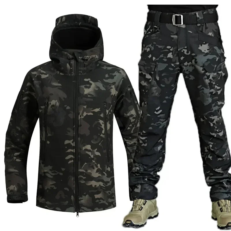 Men's Tactical Soft Shell Winter Hunting Set - Windproof Velvet-Lined Two-Piece Outdoor Suit