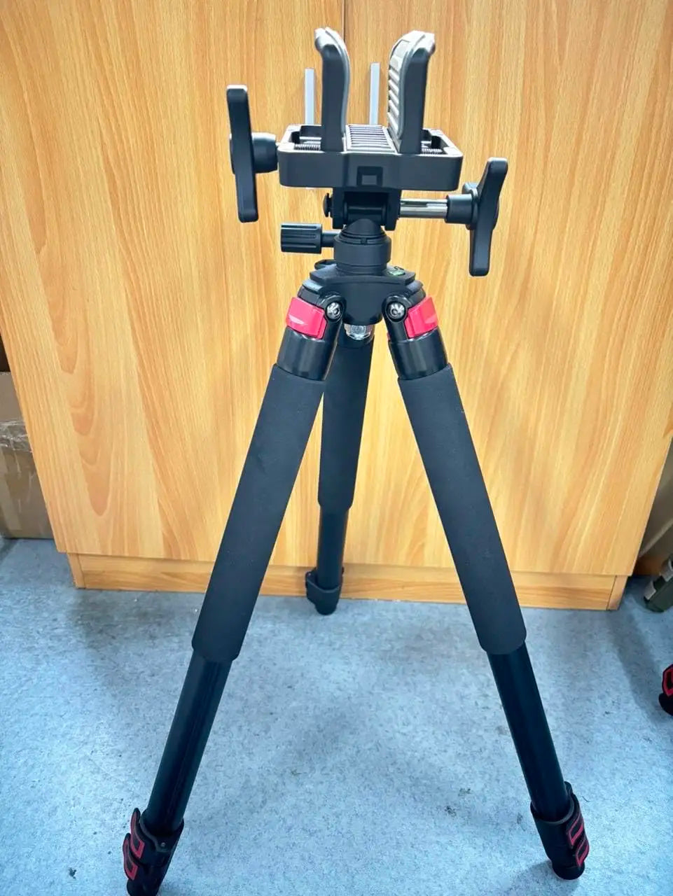 MIDTEN Hunting Rest with Sturdy Aluminium Frame, Adjustable Legs, Hands-Free Stability for Outdoors