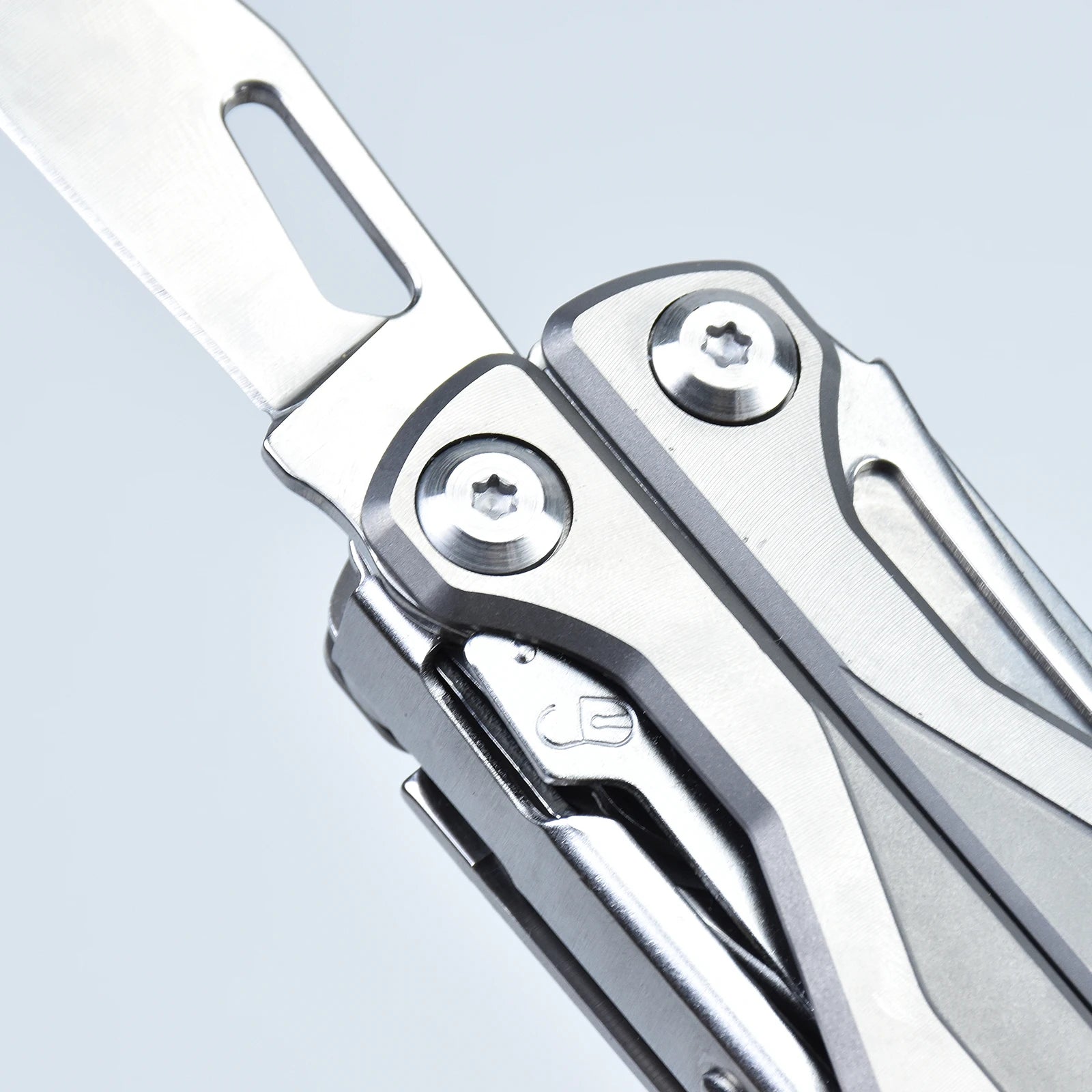DAICAMPING DL7 Multi-Tool with Titanium Alloy Handle, Folding Knife, Pliers, and Scissors for Camping